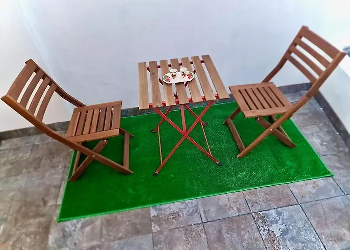 Cozy Apartment With Garden